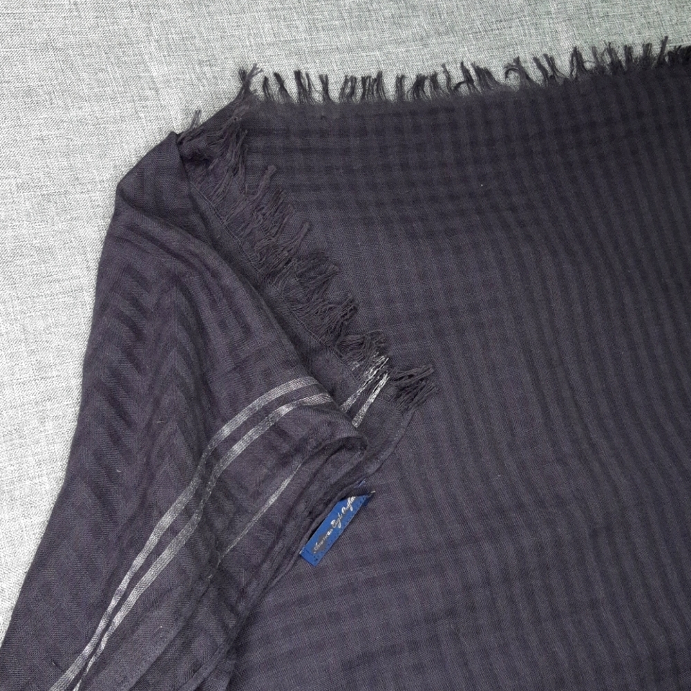 American Eagle Outfitters scarf